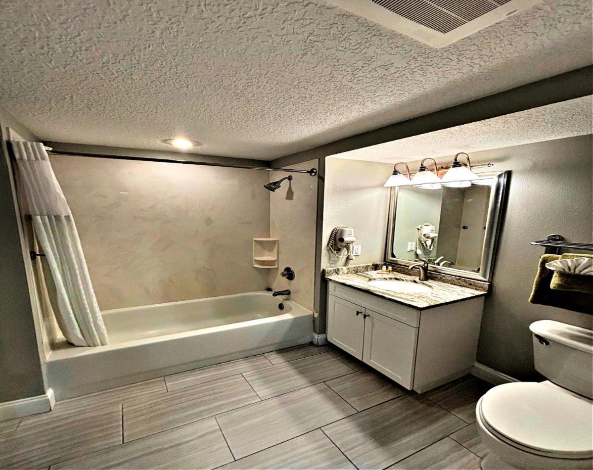 Vacation In Comfort And Luxury - 3 Bedroom Direct Oceanfront - Wyndham Ocean Walk Resort 2425 Daytona Beach Extérieur photo